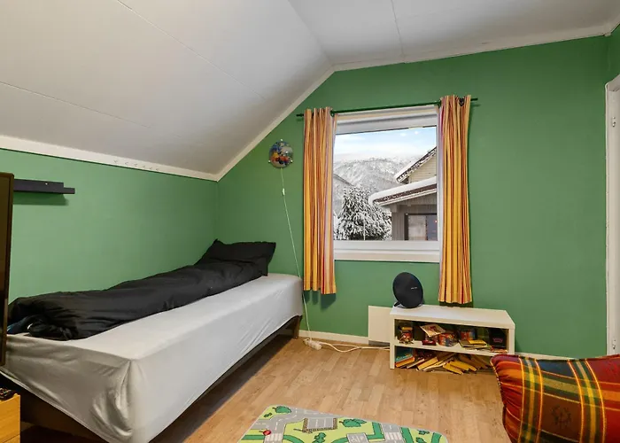 Turistvegen Tromsdalen - Near Cable Car Tatil Evi