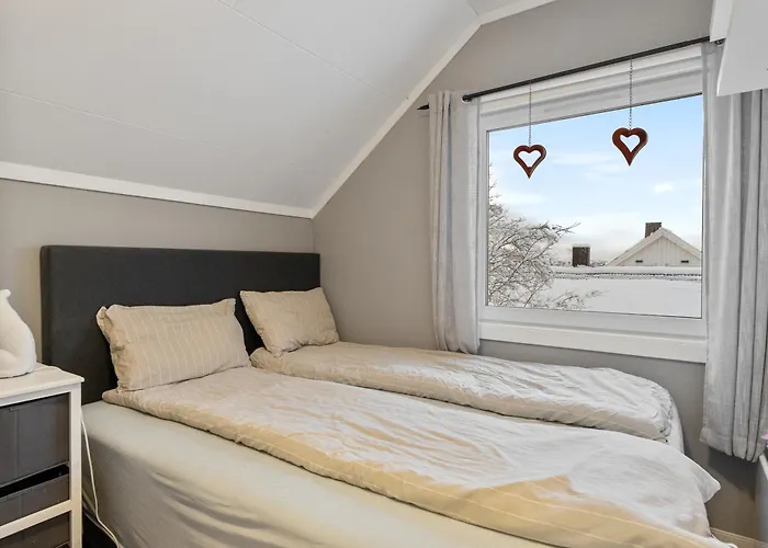Tatil Evi Turistvegen Tromsdalen - Near Cable Car *