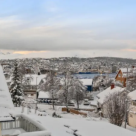 Дом отдыха Turistvegen Tromsdalen - Near Cable Car